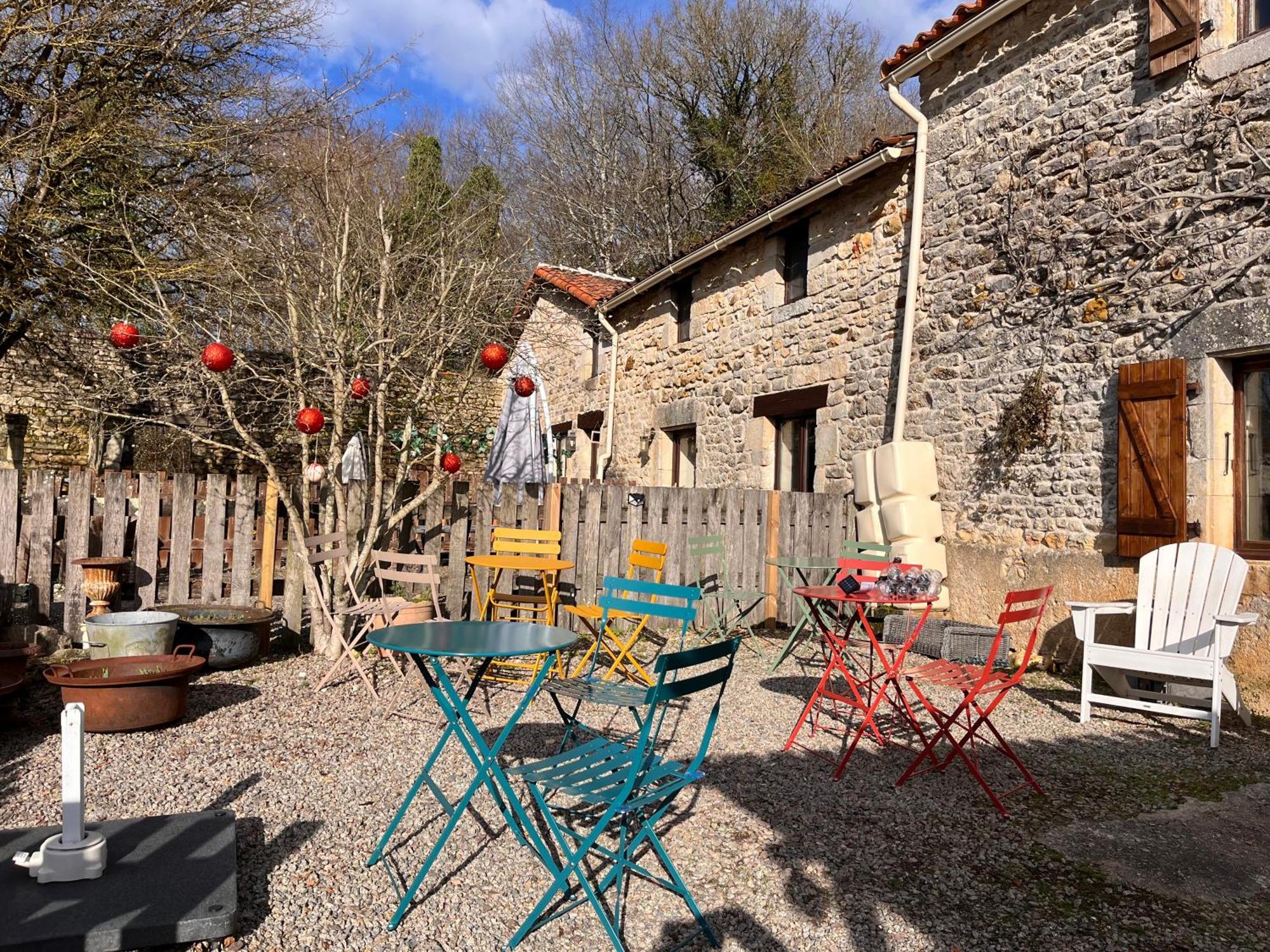 Beaulieu-sur-Sonnette Le Plantier2 빌라 외부 사진